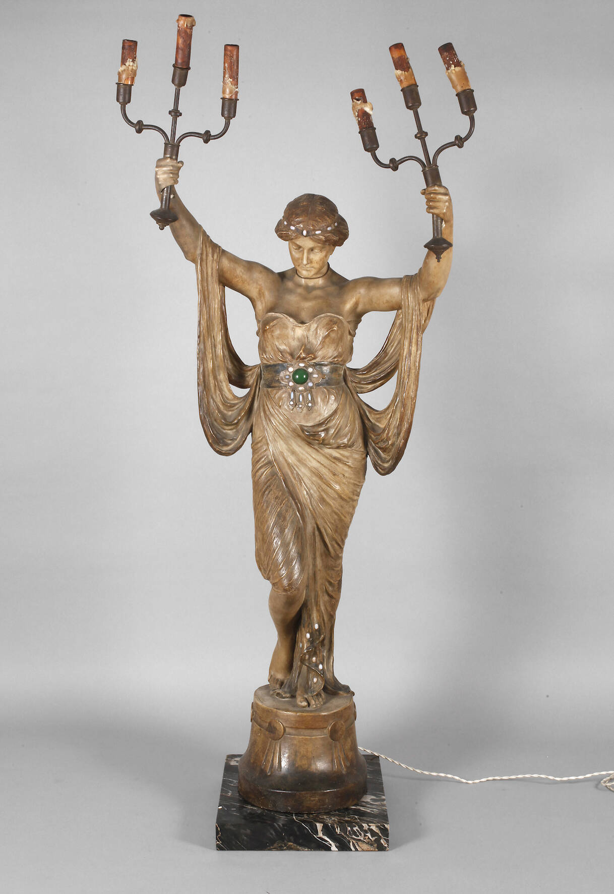 Goldscheider Wien figürliche Salonlampe