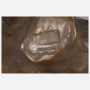 Goldscheider Wien Frauenakt mit Adler