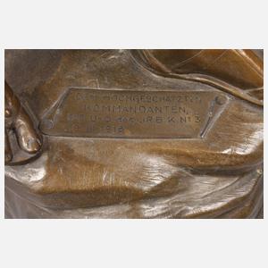 Goldscheider Wien Frauenakt mit Adler