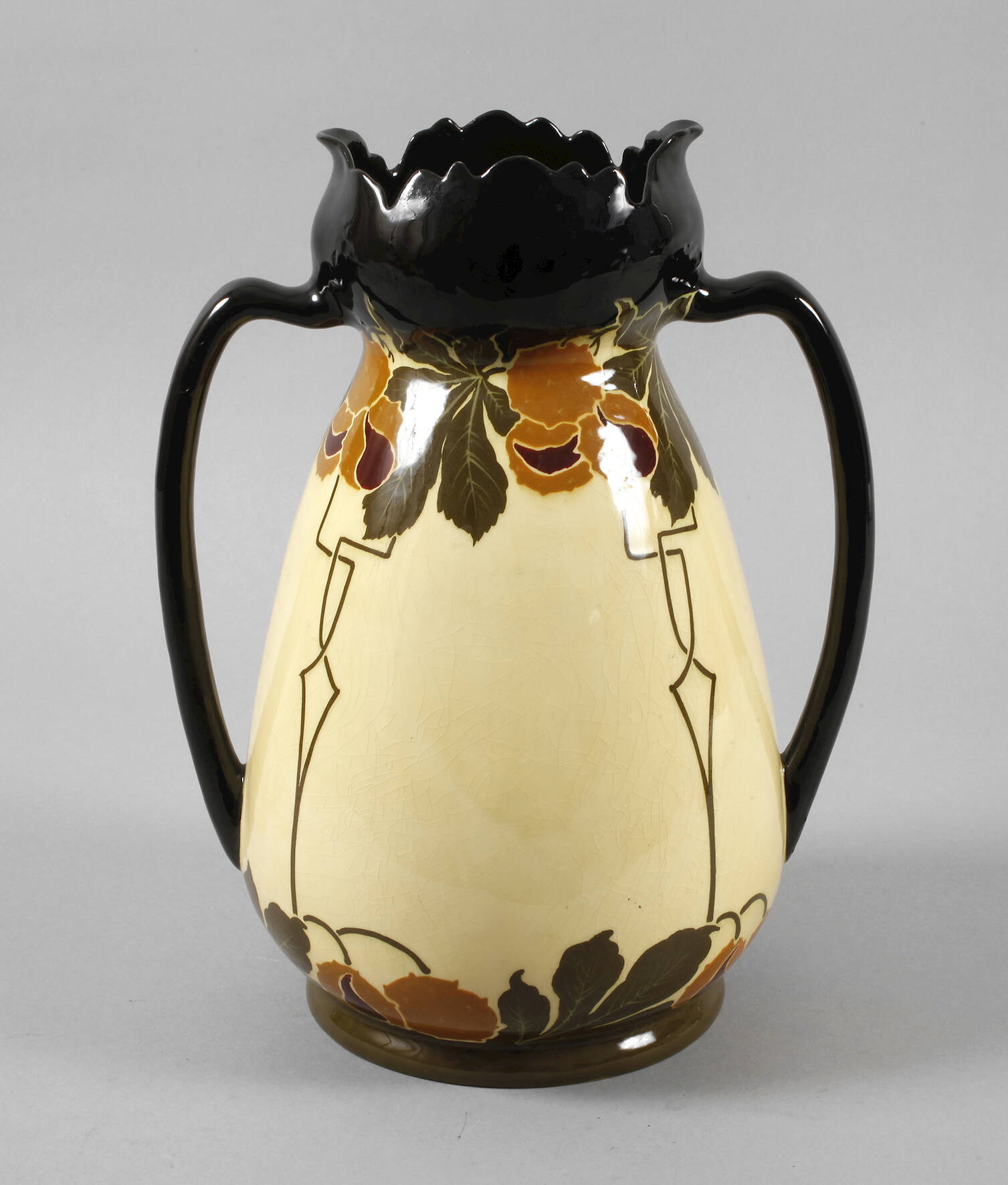 Böhmen große Vase mit Kastanienmotiv