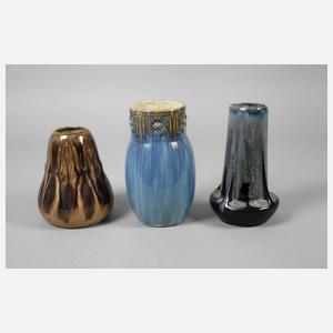 Bunzlau Konvolut Reliefvasen