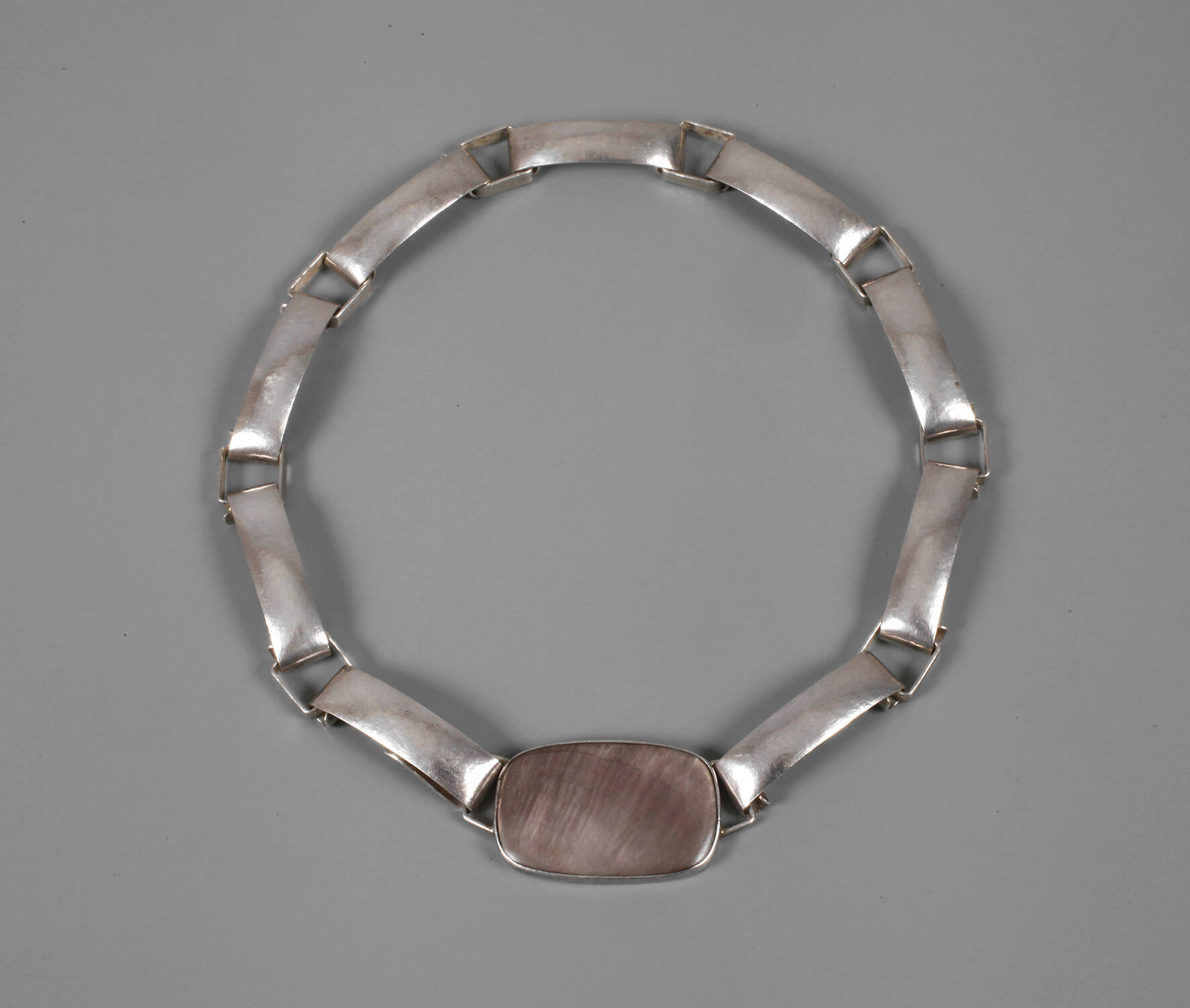 Heinmeyer, Collier mit Perlmutter