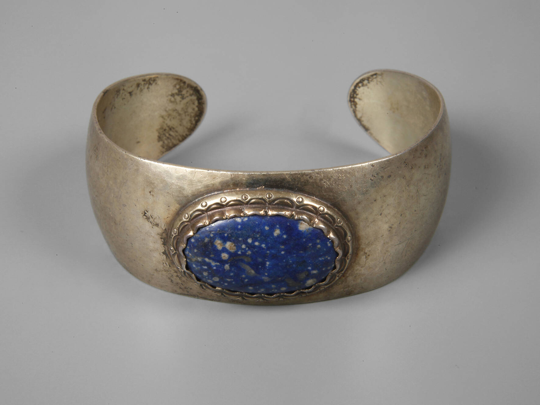 Carl Weishaupt, Armspange