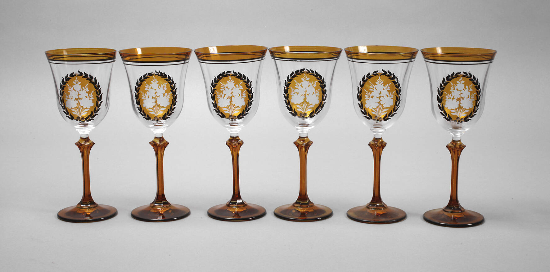 Sechs Weinkelche