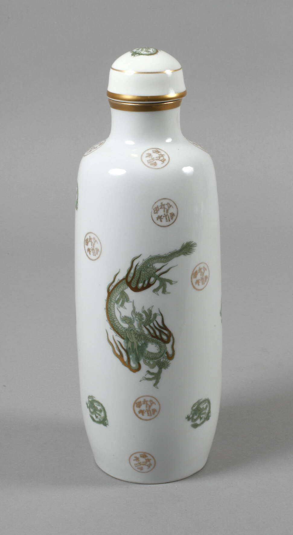 Fraureuth Deckelvase mit Drachendekor