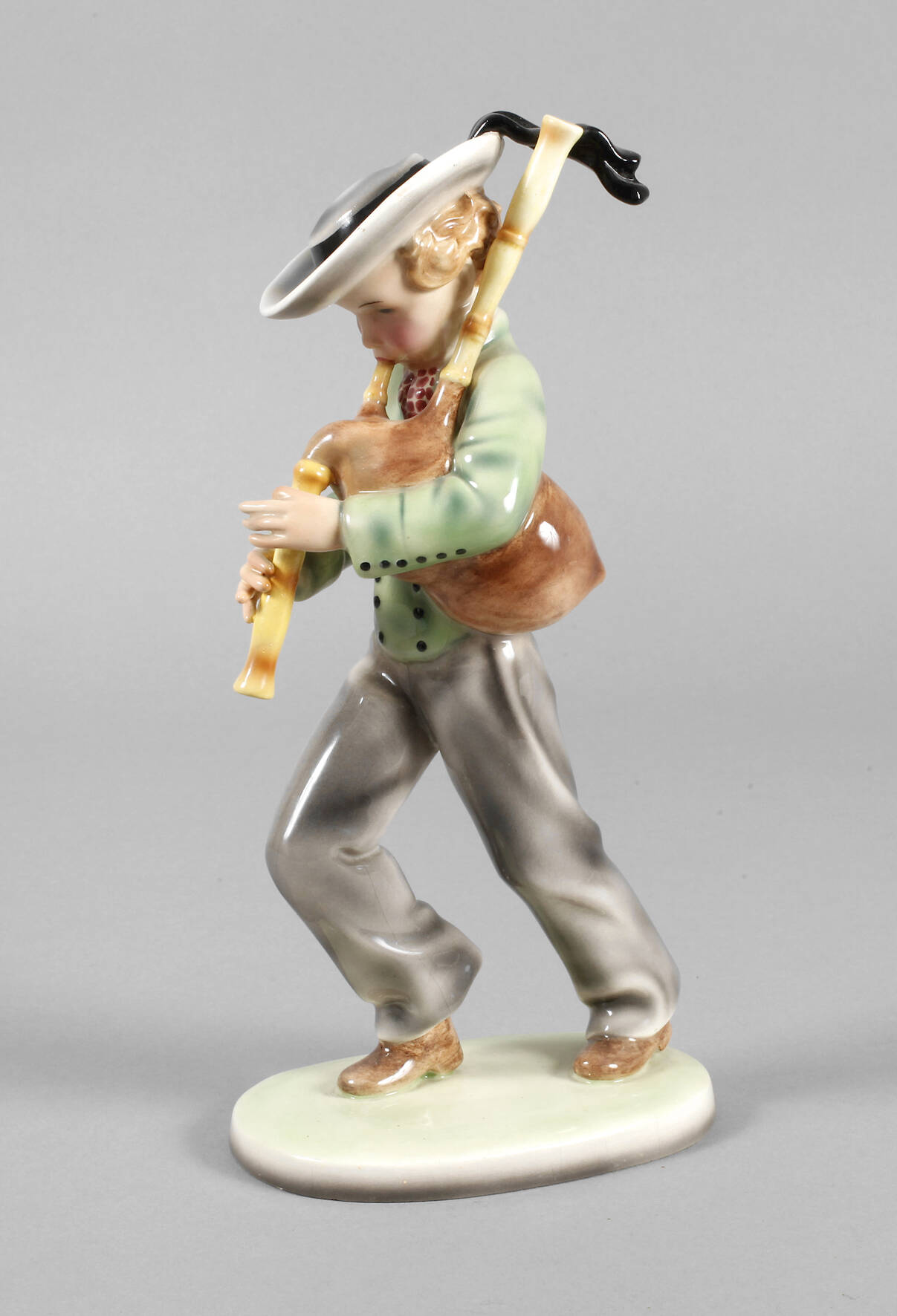 Goldscheider Wien "Schreitender Dudelsackspieler"