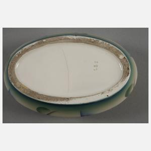 Figürliche Deckeldose mit Spritzdekor