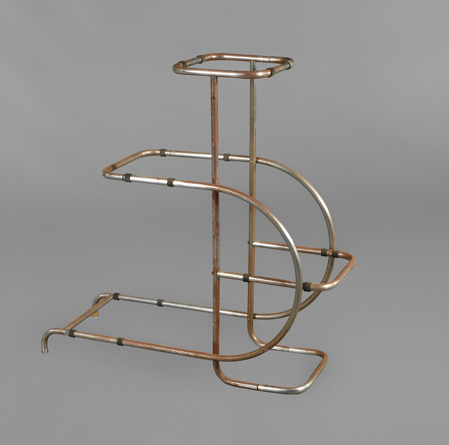 Emile Guyot, Blumengestell