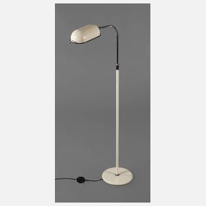 Stehlampe aus einer Arztpraxis