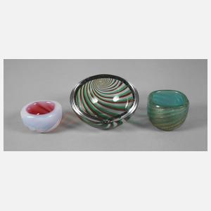 Drei Glasobjekte Murano