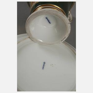 KPM Berlin Sammeltasse mit Blumenmalerei