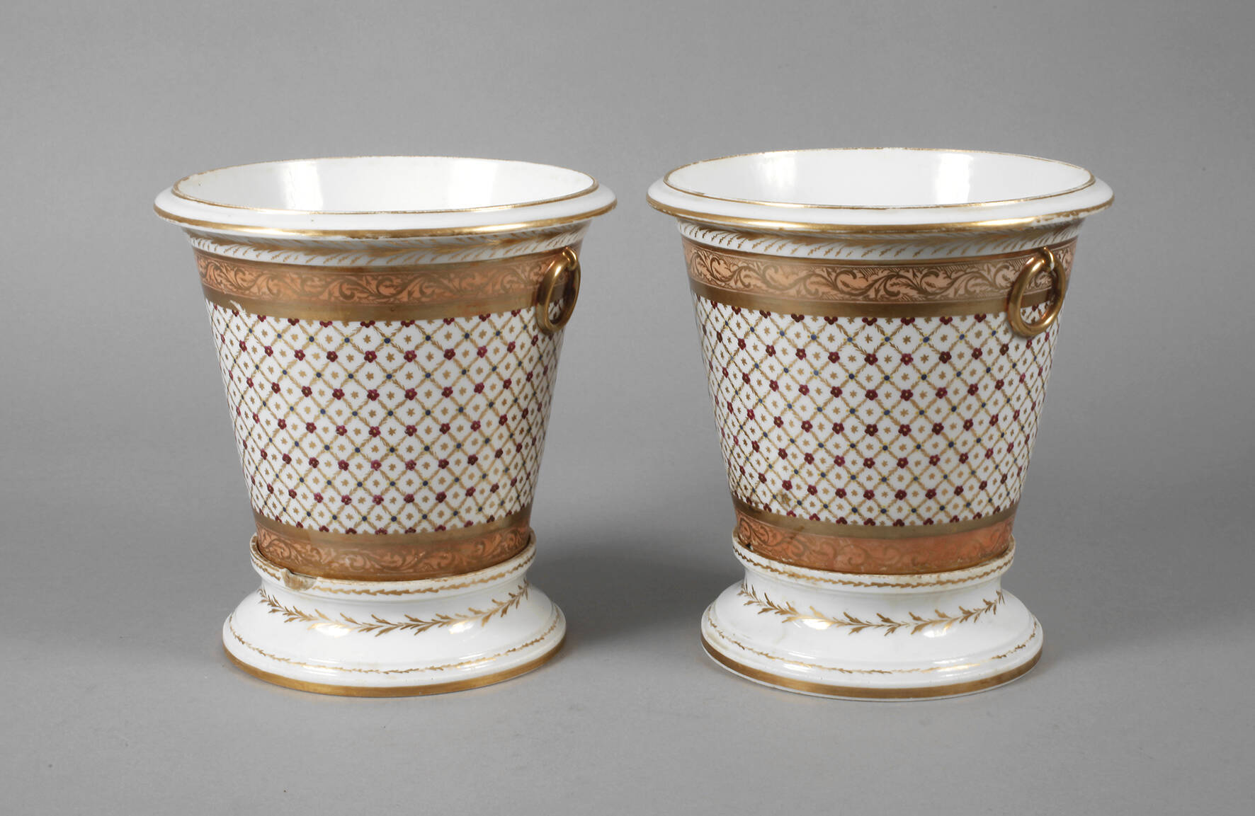 Frankreich Paar Cachepots mit Untersetzer