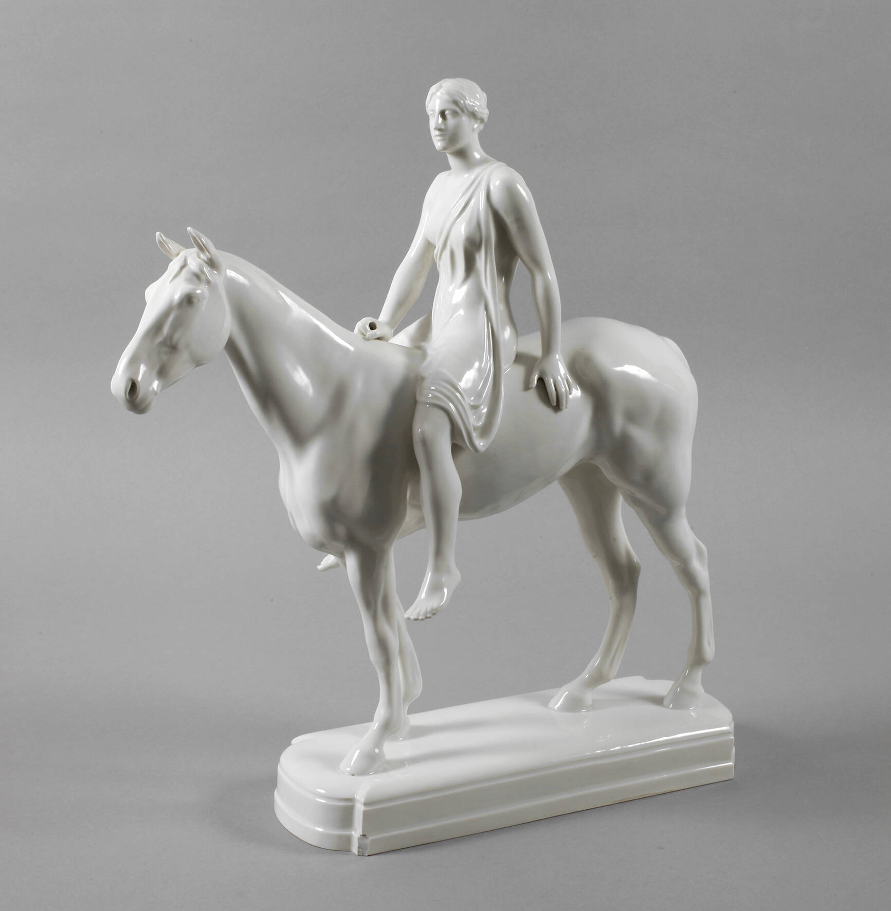 KPM Berlin Amazone zu Pferd