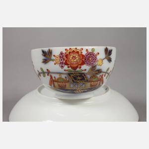 Meissen Tasse und Untertasse mit Kakiemondekor