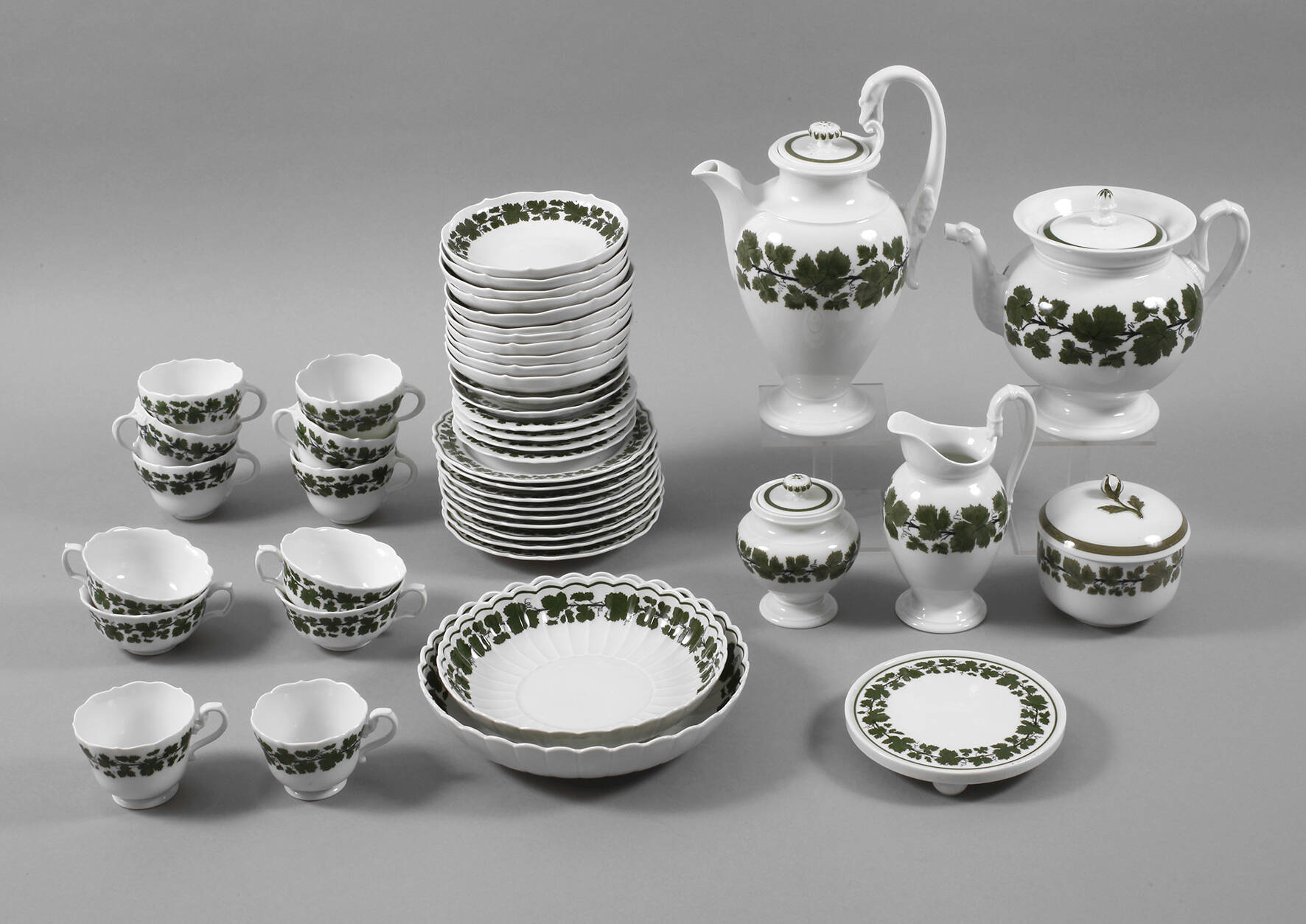 Meissen Konvolut Kaffee-/Teeservice Weinlaubdekor