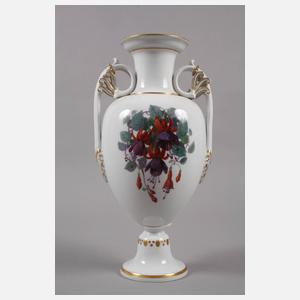 Meissen "Henkelvase" mit Blumenmalerei