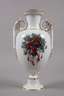Meissen "Henkelvase" mit Blumenmalerei