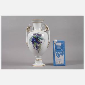 Meissen "Henkelvase" mit Blumenmalerei