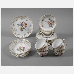 Nymphenburg sechs Gedecke und drei Schalen