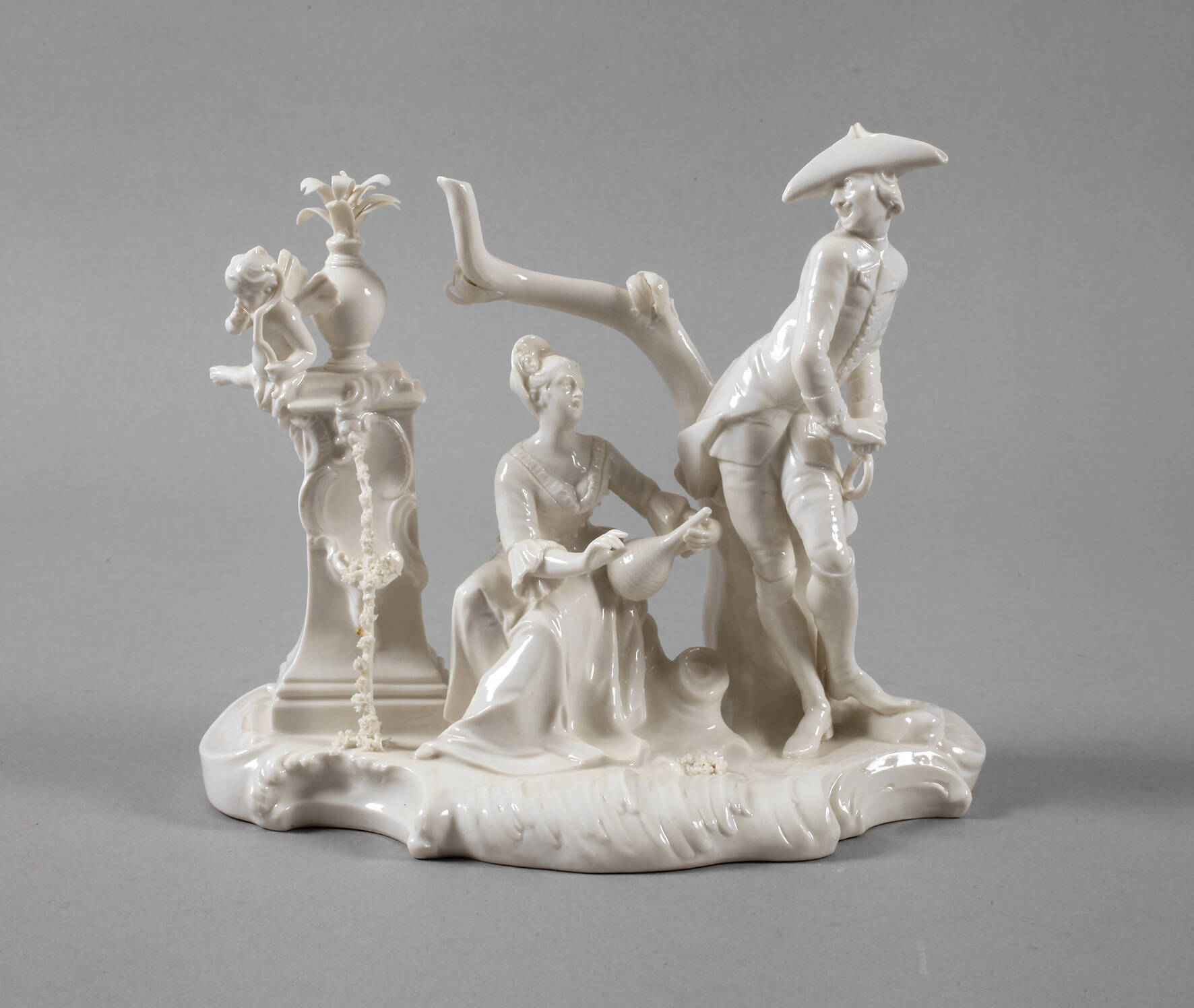 Nymphenburg "Herr und Dame mit Flasche am Brunnen"