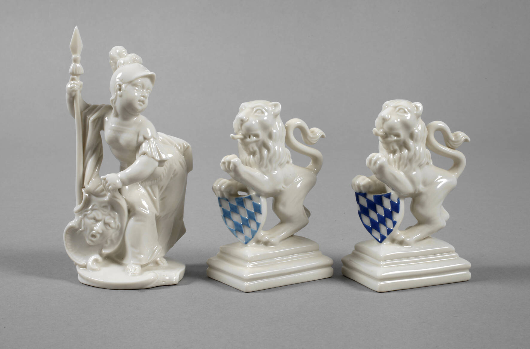 Nymphenburg Paar Bayerische Löwen und Putto