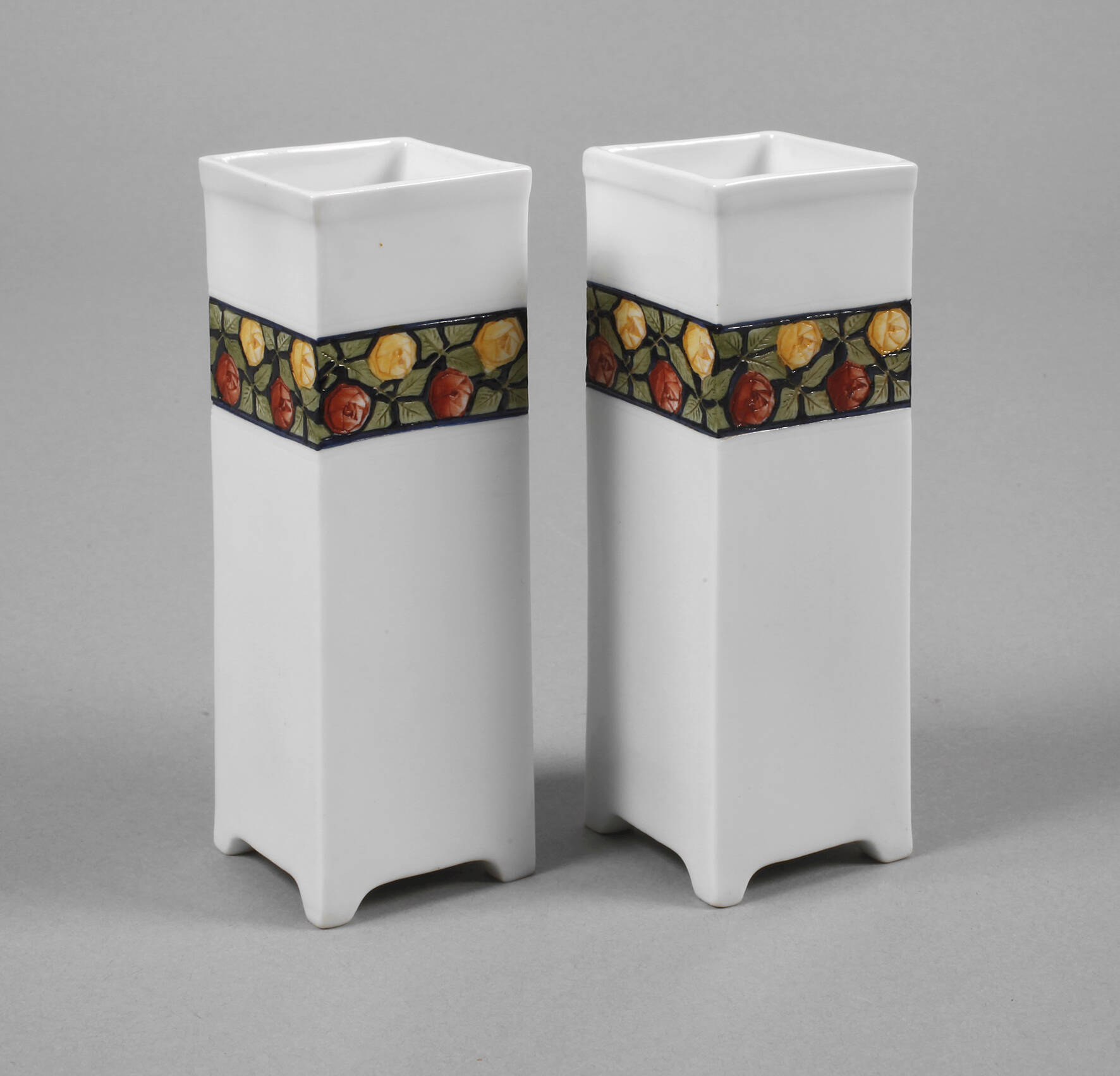 Volkstedt Paar kleine Vasen Jugendstil