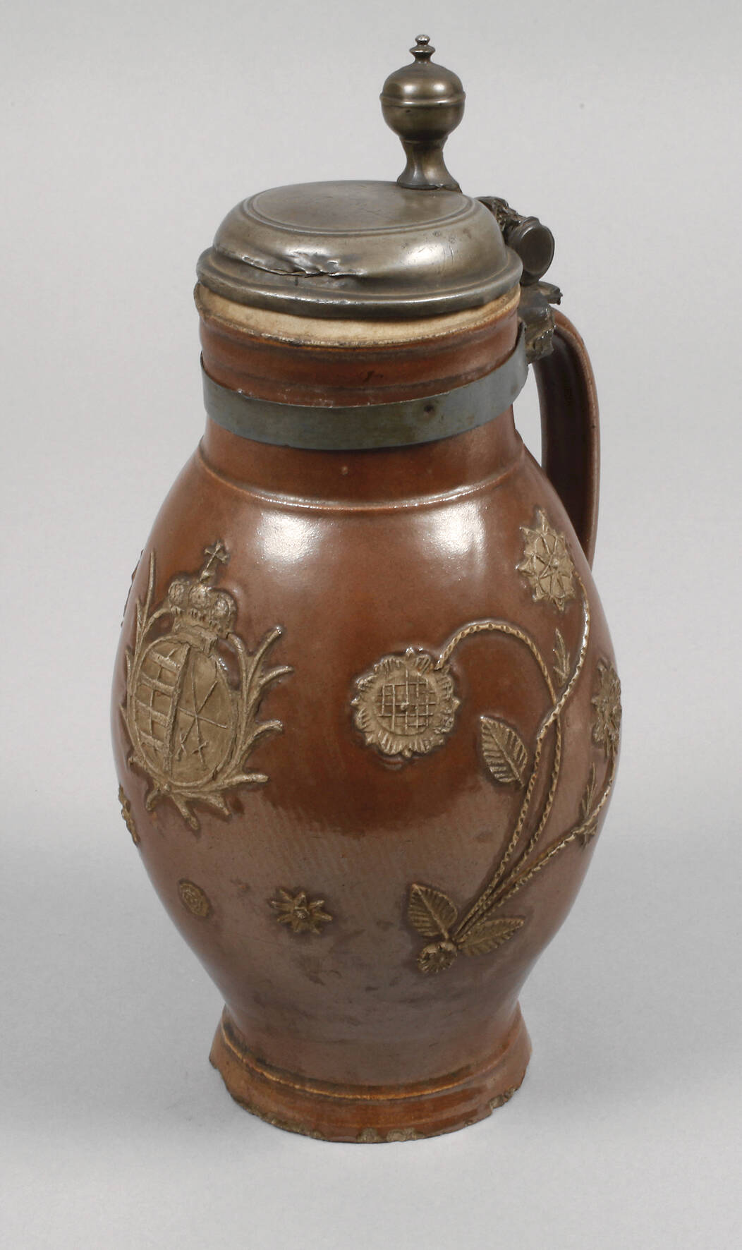 Bunzlauer Birnkanne mit Sachsenwappen