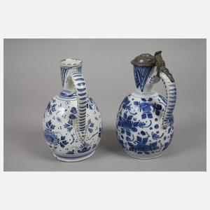 Zwei Delfter Enghalskrüge