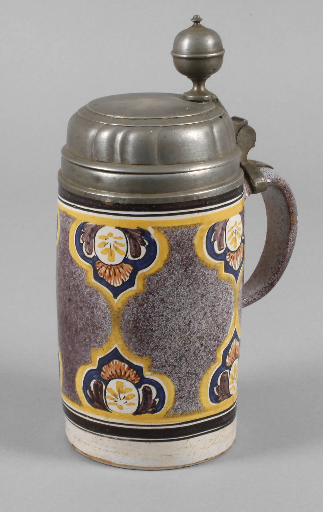 Erfurter Fayencewalzenkrug