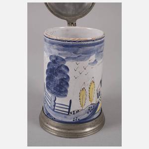 Fayencewalzenkrug mit Architekturmalerei