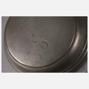 Fayencewalzenkrug mit Architekturmalerei