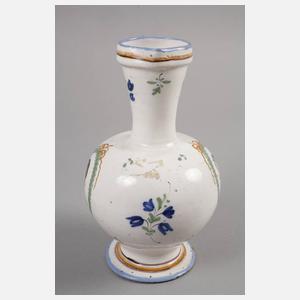 Klassizistische Fayencekanne