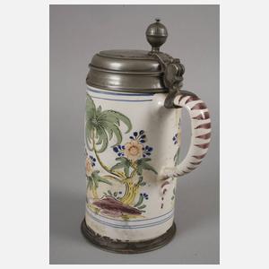 Massiver Fayencewalzenkrug mit Frauenfiguren