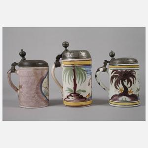 Drei Fayencewalzenkrüge