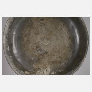 Drei Fayencewalzenkrüge