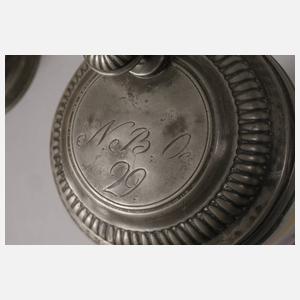 Drei Fayencewalzenkrüge