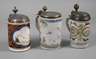 Drei Fayencewalzenkrüge