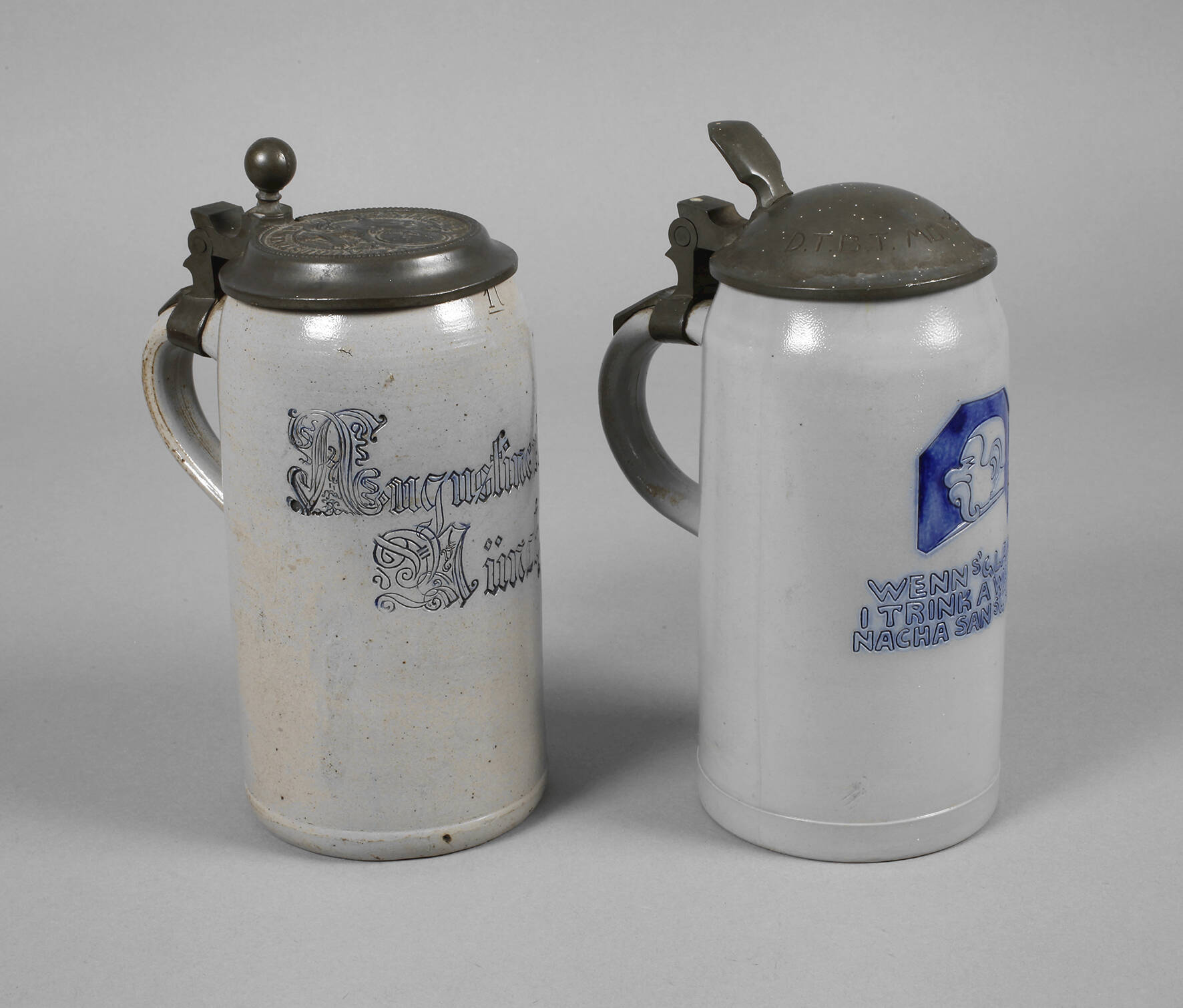 Zwei Westerwälder Bierkrüge