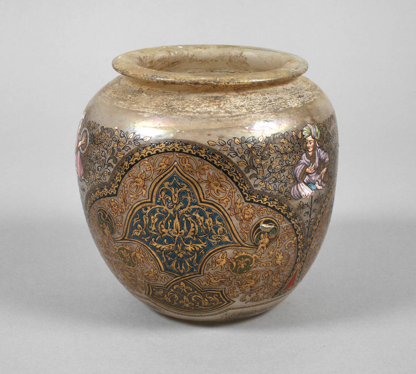 Vase mit persischem Dekor