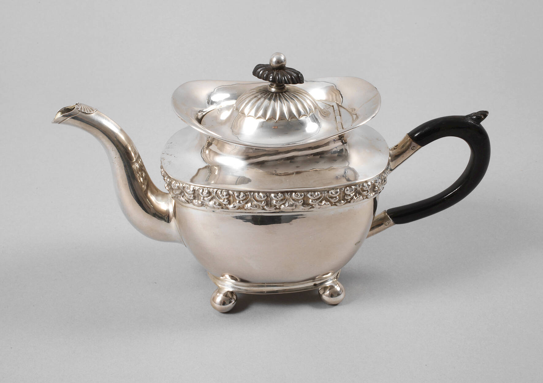 Teekanne 800er Silber