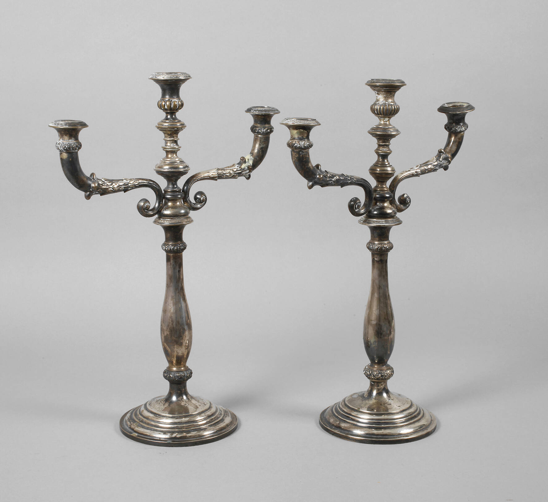 Paar große Silbergirandolen Wien