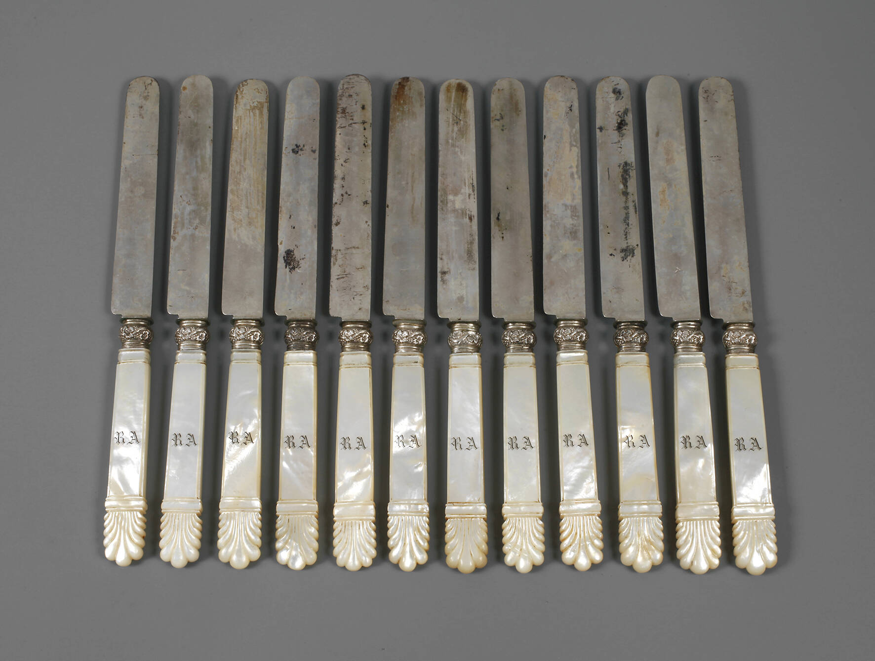 Zwölf Obstmesser Silber