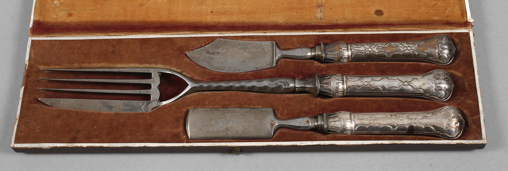 Dreiteiliges Tranchierbesteck