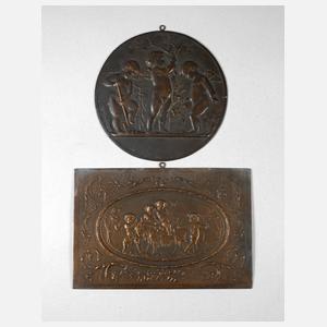 Zwei Reliefplatten