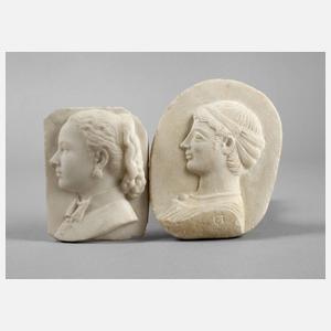 Zwei Marmorreliefs