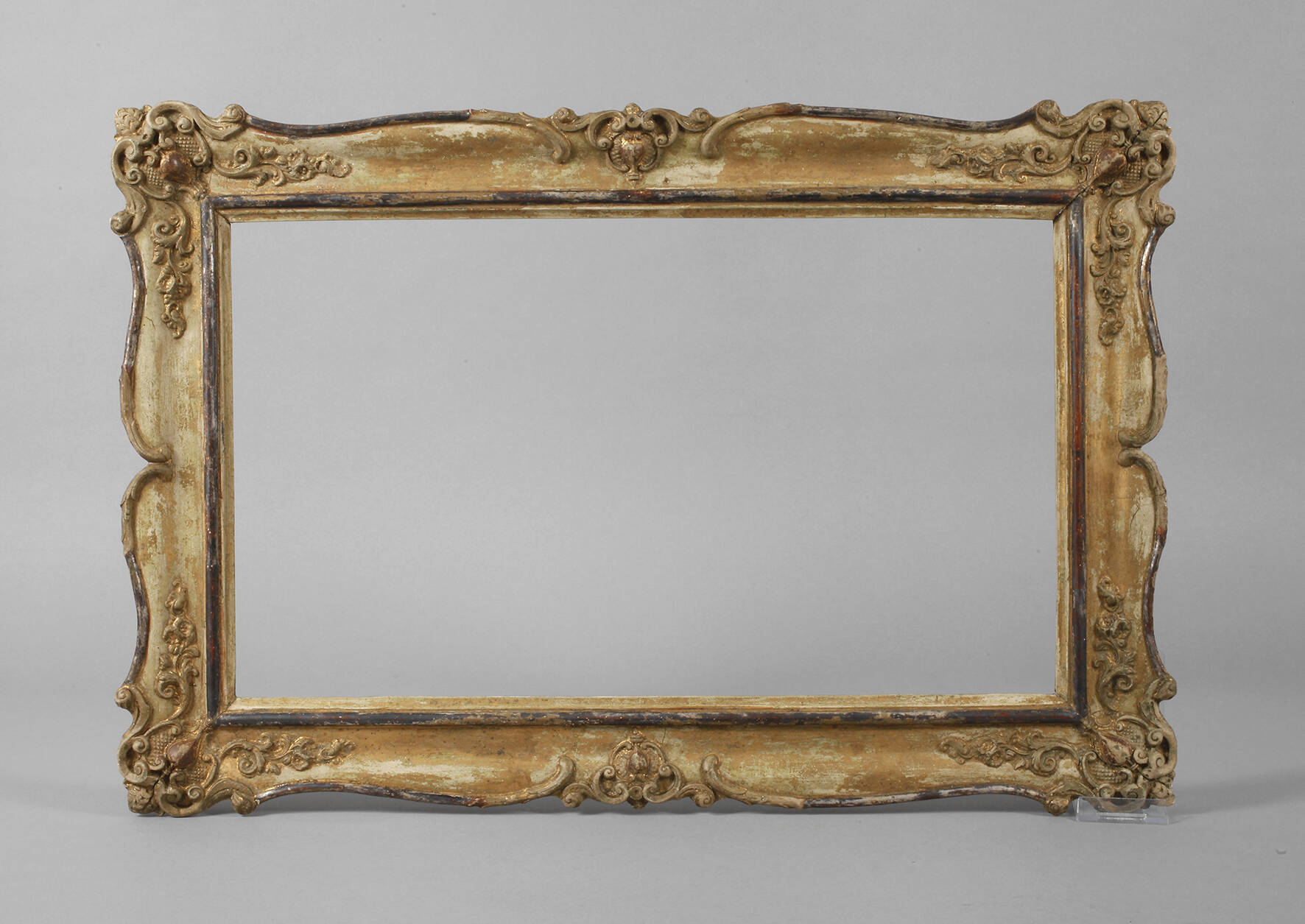 Süddeutscher Biedermeier-Goldstuckrahmen um 1830