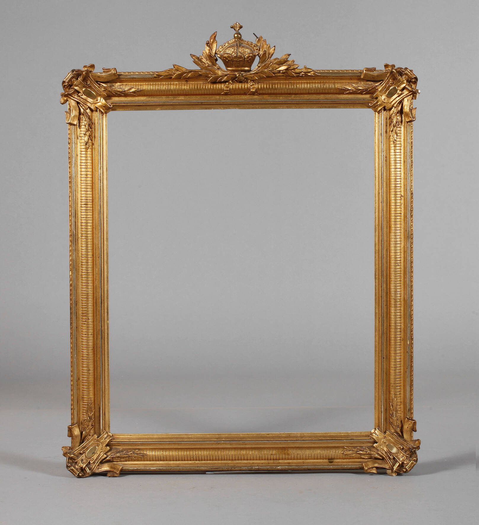 Historismusrahmen mit Kaiserkrone