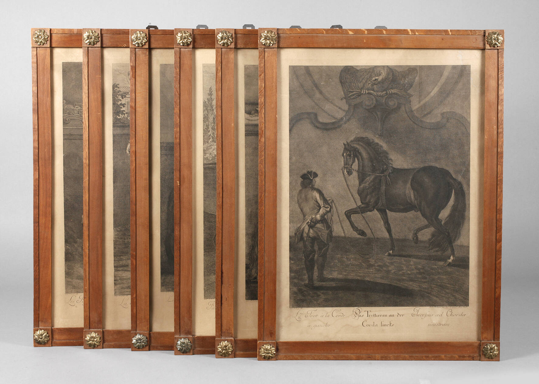 Sechs Neoempire-Rahmen