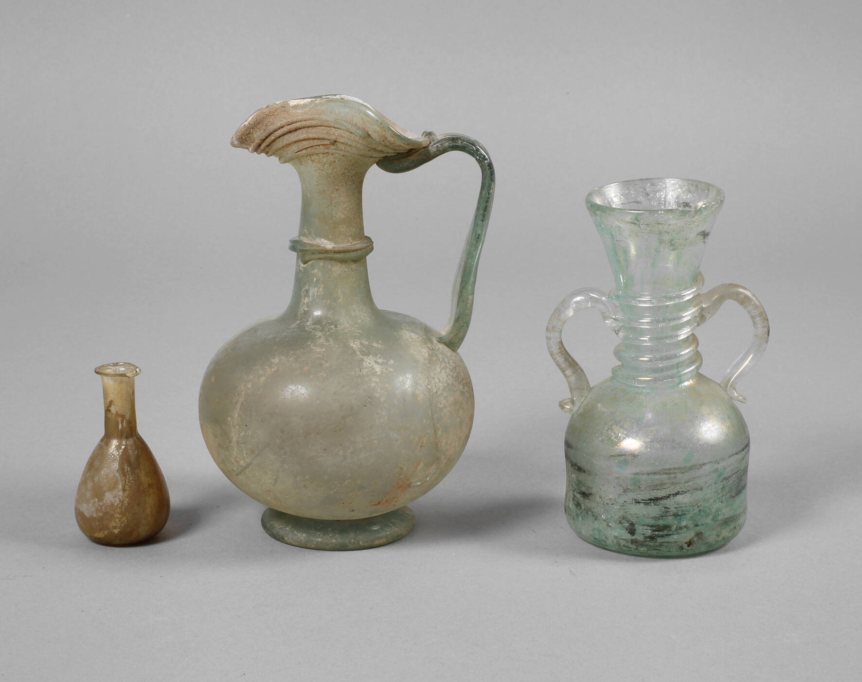 Drei antike Glasvasen