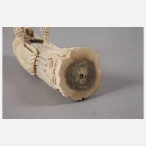 Hornschnitzerei Memento Mori